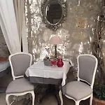 Simira Bed and Breakfast 4*