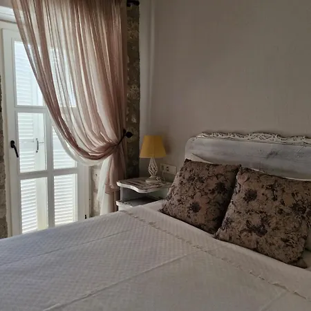 Simira Bed & Breakfast Alaçatı