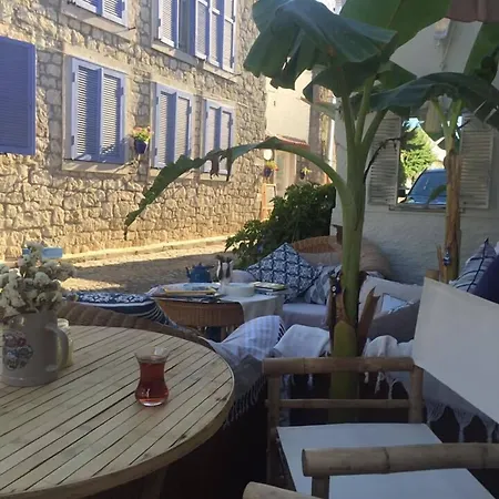 Simira Bed & Breakfast Alaçatı