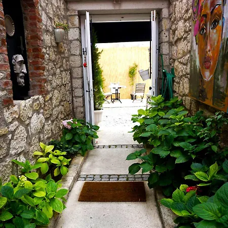 Simira Bed & Breakfast