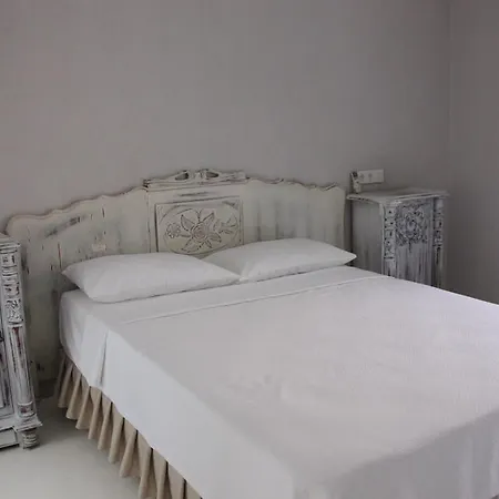 Simira Bed & Breakfast