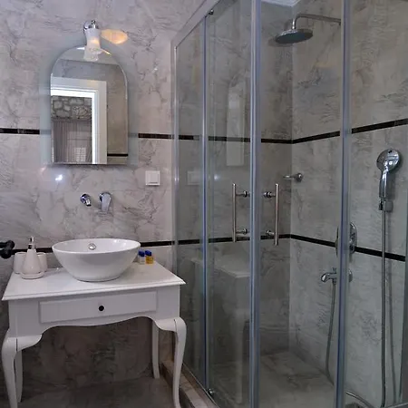 Simira Bed & Breakfast 4*