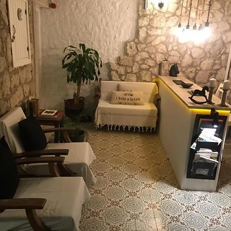 Simira Bed & Breakfast 4*